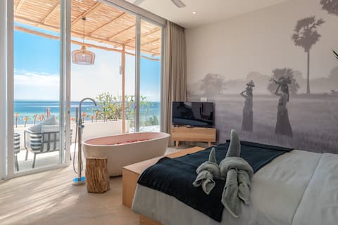 Escape to Paradise in Oceanfront Villa Kandy II