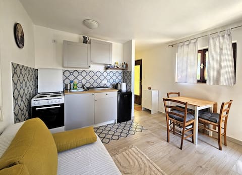 Popular Airbnb listing: Cozy self-standing house in Grad Krk