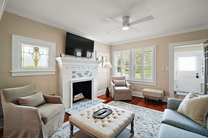 Fenced In Backyard! King Bed! Walk To Dt Mt Dora! - Mount Dora, FL