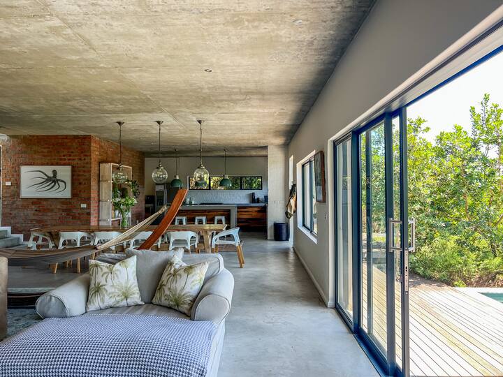 Modern Beach House With 360 Deg  Roof Terrace View - Cape Saint Francis