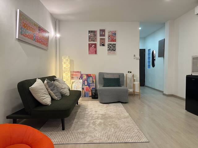 Cozy&Modern 6-BR Home, 14pax – Central, 5mins BTS gallery image 2