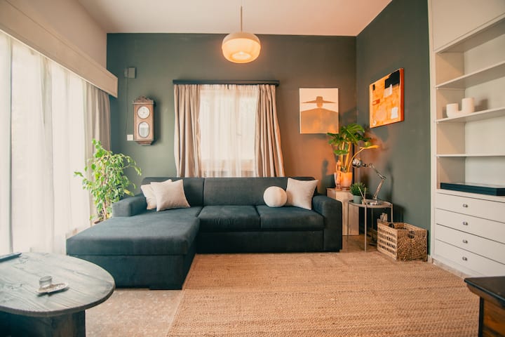 Este sofá también se convierte en una gran cama doble cómoda para dormir 2 personas más