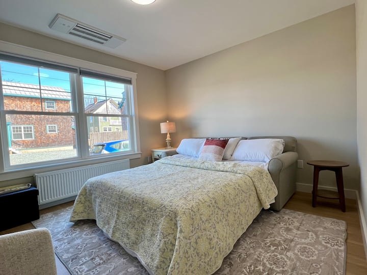 kauč na razvlačenje za kraljicu