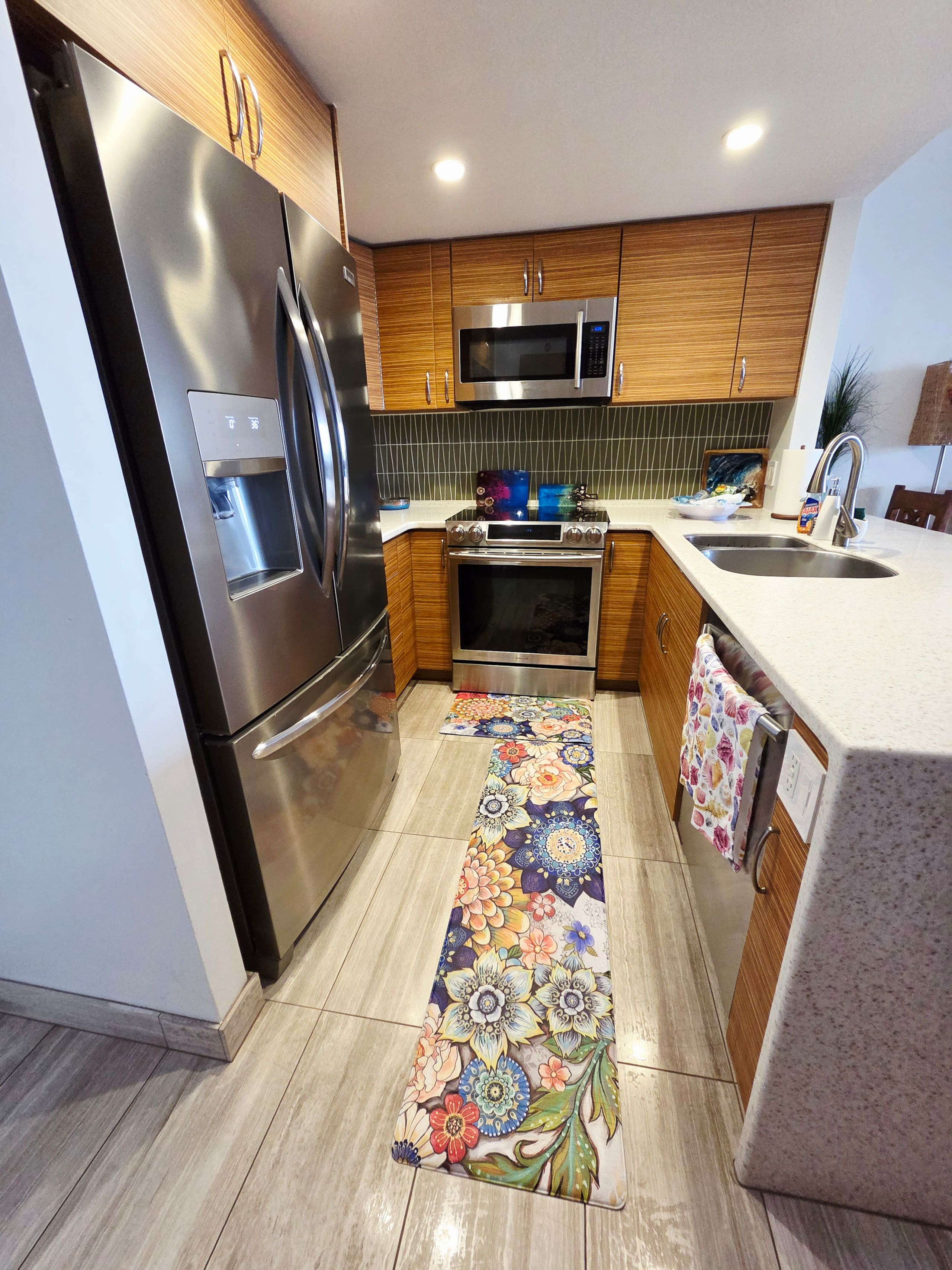 Ocean & Marina View Suite - Image 8