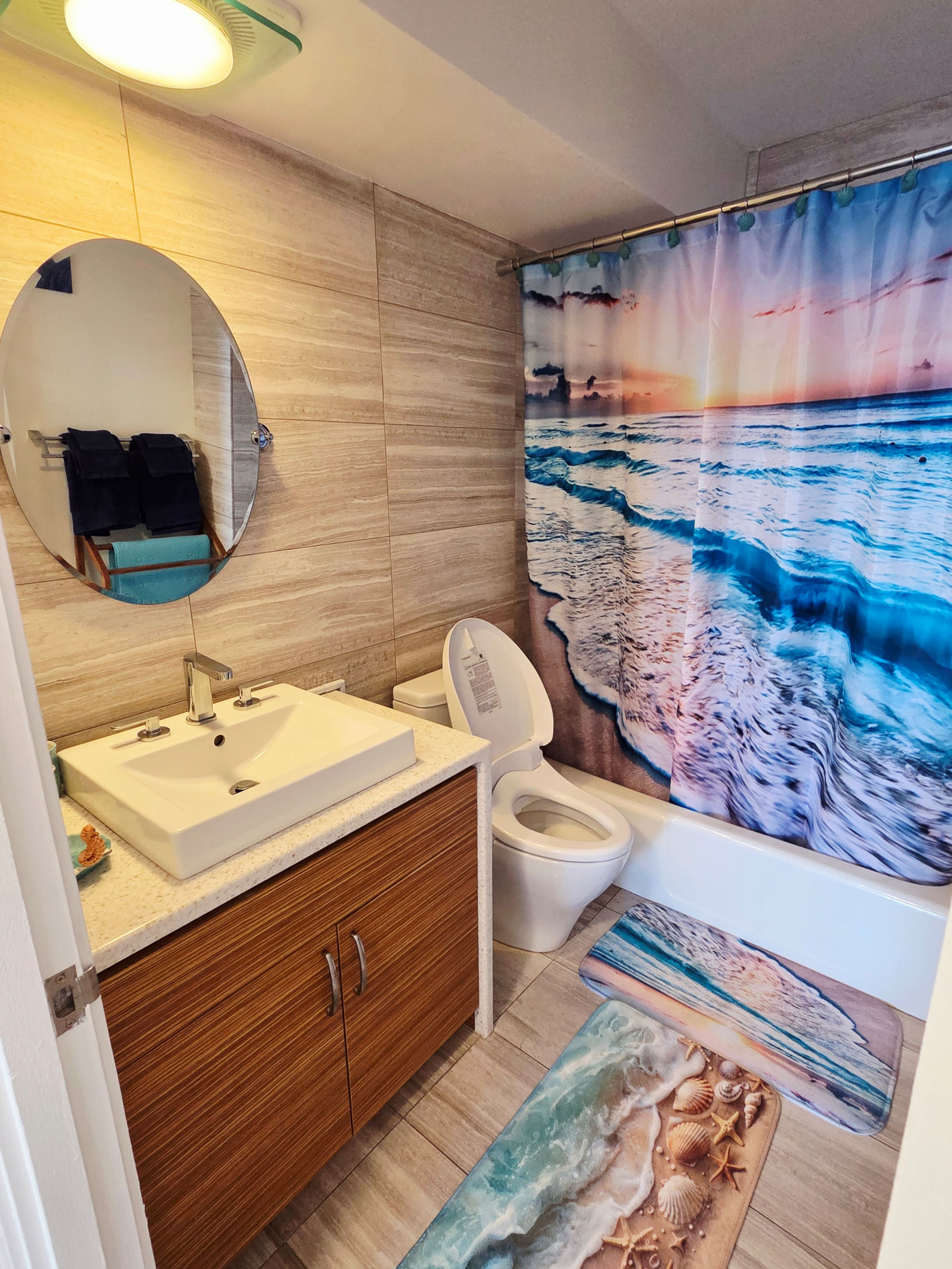 Ocean & Marina View Suite - Image 21