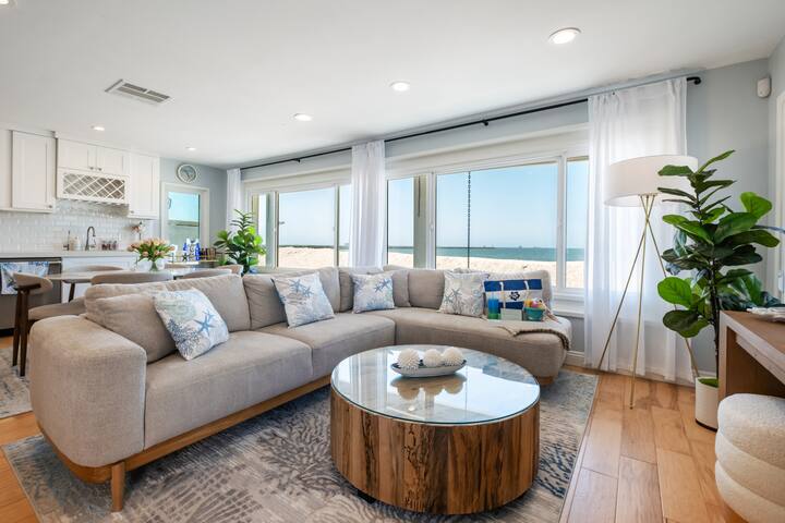Beachfront Home in Long Beach gallery image 5