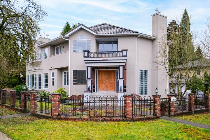 Spacious 4BR w/ Ensuites Mins to Downtown YVR UBC gallery image 5