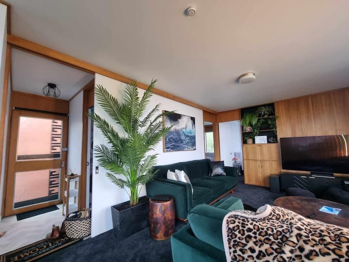 Bellerive-spectacular Water Views-top Position ! - Hobart
