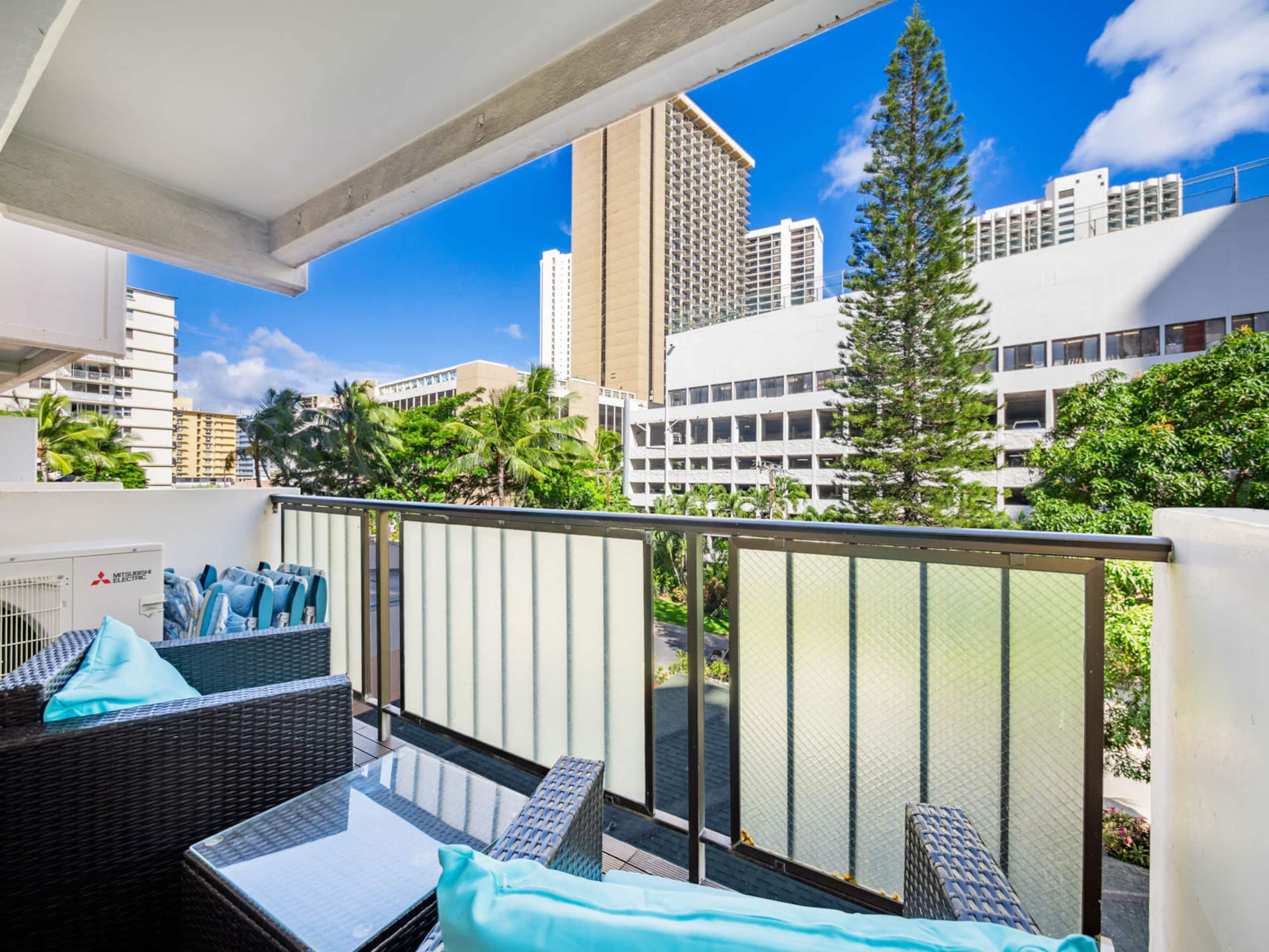 Walk to the Beach! Modern 3Bed, 2Bath AC, Parking - Image 27