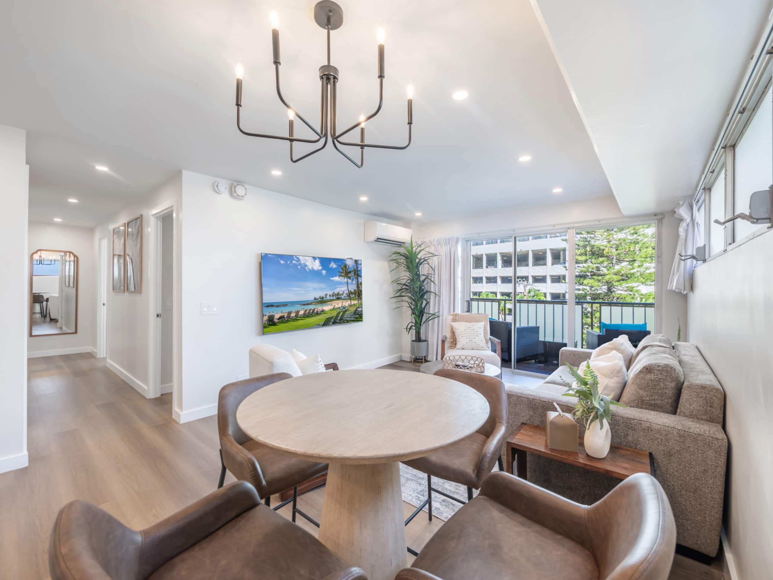 Walk to the Beach! Modern 3Bed, 2Bath AC, Parking - Image 7