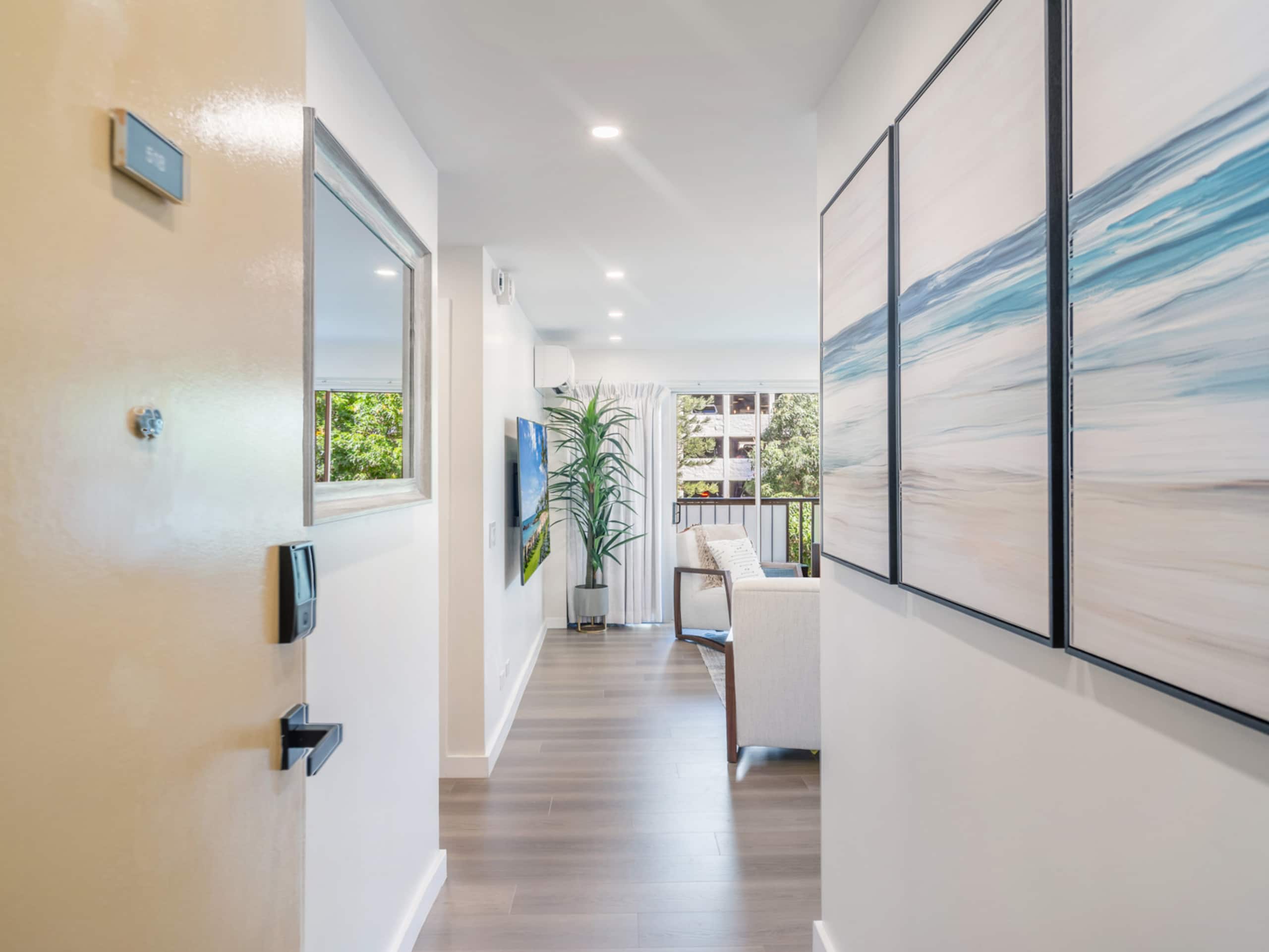 Walk to the Beach! Modern 3Bed, 2Bath AC, Parking - Image 39