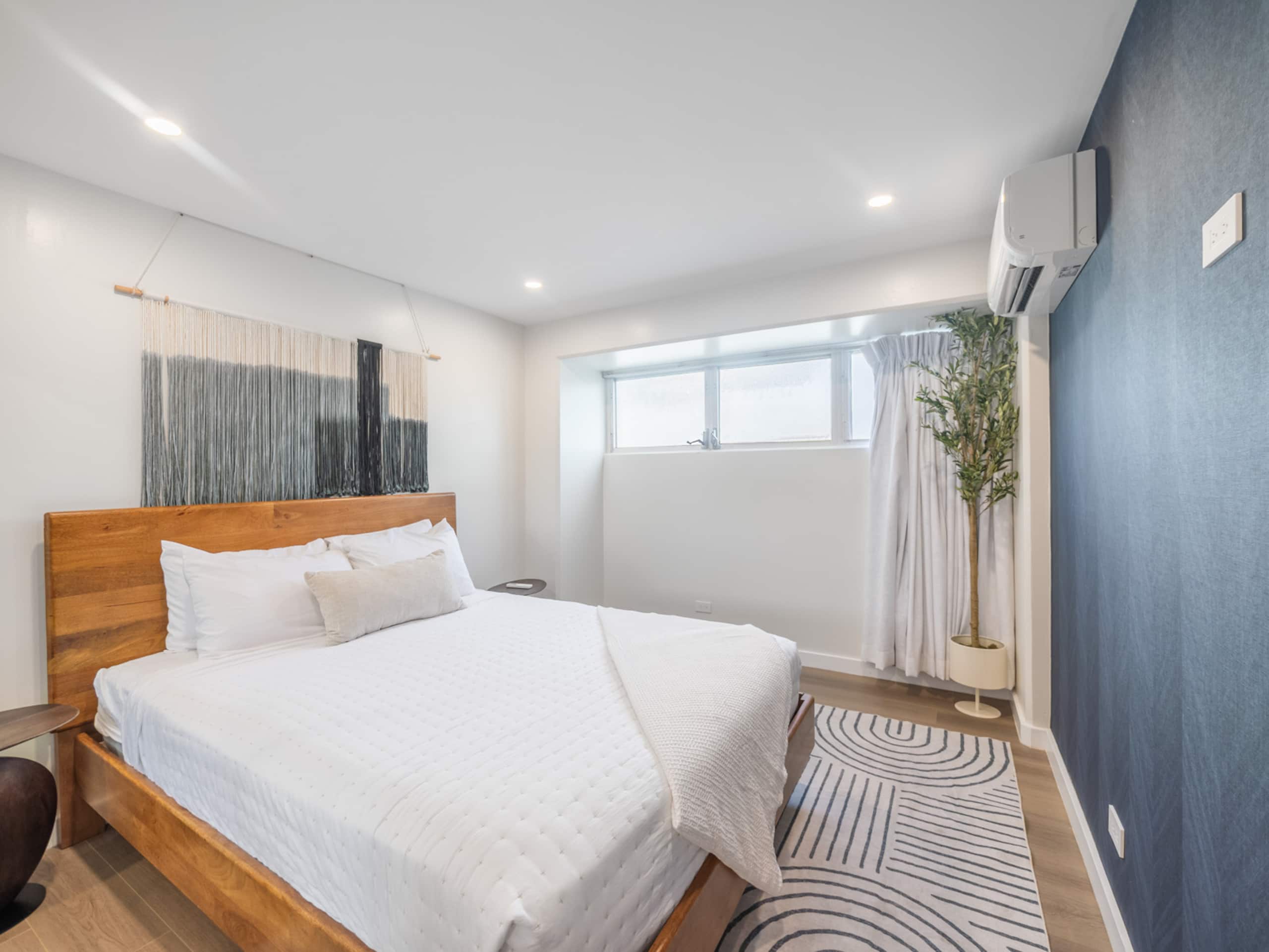 Walk to the Beach! Modern 3Bed, 2Bath AC, Parking - Image 17