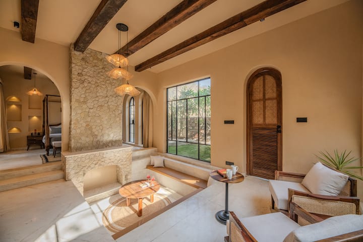 Седење во спална соба