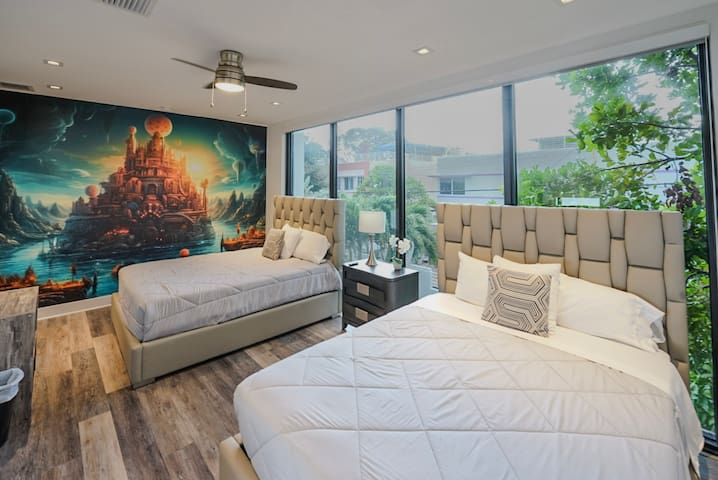 Modern 5BR Townhouse | 2 Blocks from Las Olas Blvd gallery image 4