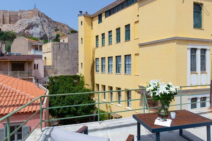 Plaka Two-Bedroom Flat with Acropolis View Terrace gallery image 5