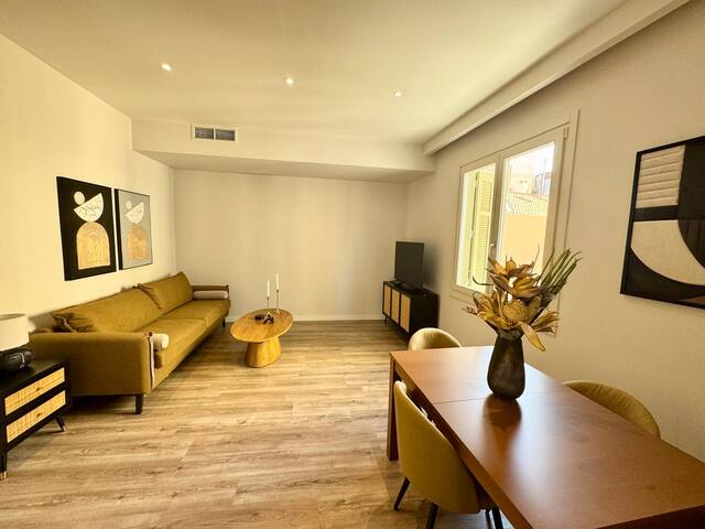 Plaka Two-Bedroom Flat with Acropolis View Terrace gallery image 2