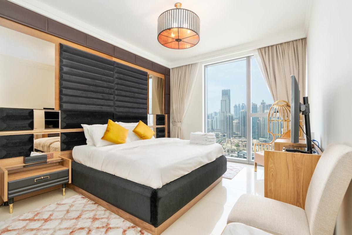 2 Bedroom Furnished Apartment with Full Burj Khalifa View | Boulevard Point 4