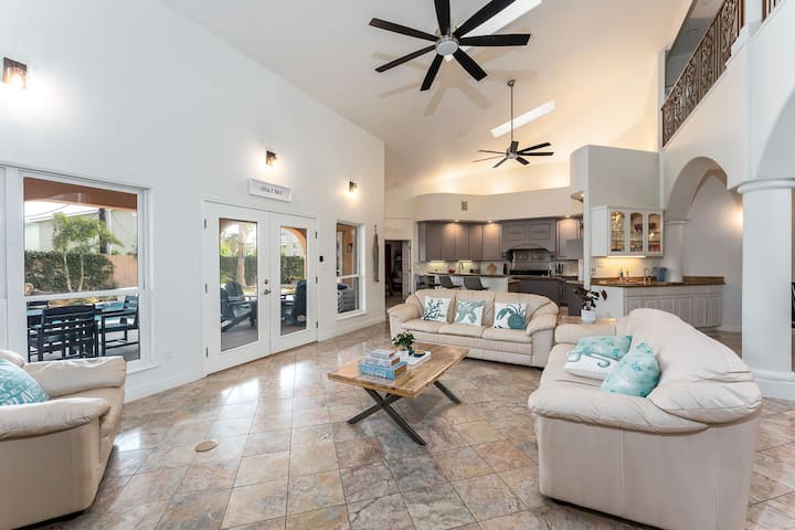 Huge Yard - Pool - Water Slide - Golf - Game Room - South Padre Island