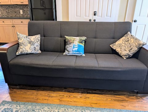 Top Airbnb: Coral Palms 1BR/King/Queen, Pool, block to Duval in Key West