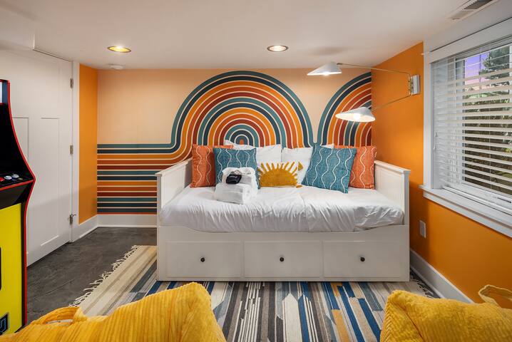 Luxury Family Retreat! ~ PacMan ~ Peloton ~ DogsOK gallery image 5