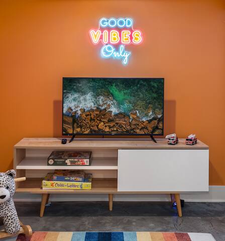 Luxury Family Retreat! ~ PacMan ~ Peloton ~ DogsOK gallery image 2