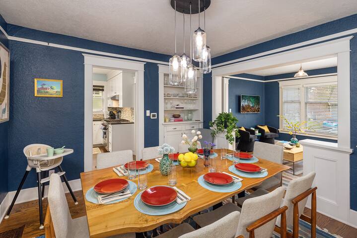 Luxury Family Retreat! ~ PacMan ~ Peloton ~ DogsOK gallery image 4