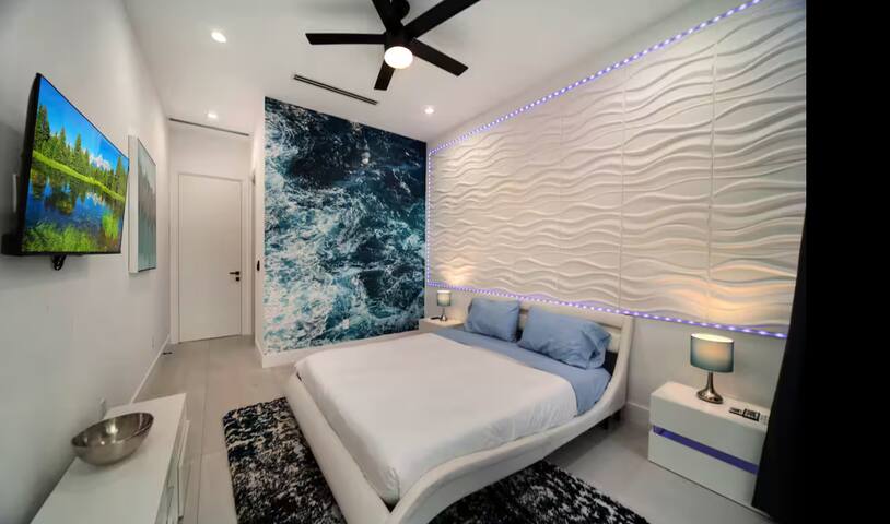 Las Olas Elements Luxury w Pool & Spa Near Beach!