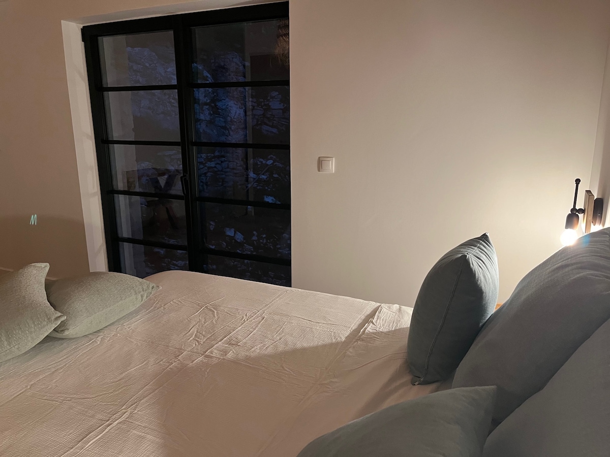 საძინებელი 1