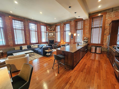 5 BDR | Style,  Luxury & Comfort | Ideal Location