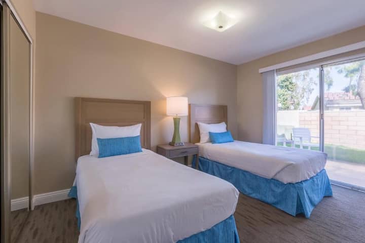 2号卧室有两张单人床 