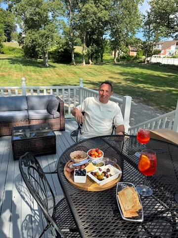 Luxury Waterfront with Stunning Views Near Newport gallery image 2