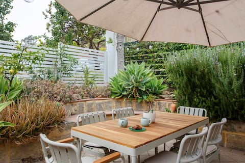 Mosman Park Hideaway + parking + central location