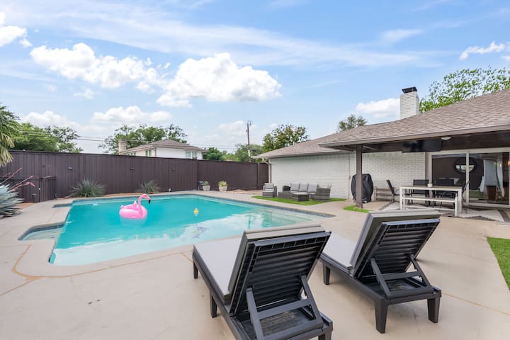 NEW! Lovers Ln Luxe | Heated Pool & Patio FUN! gallery image 5