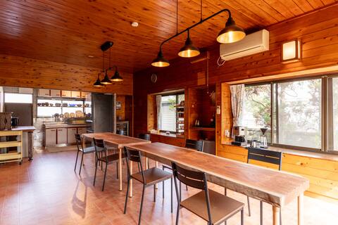 Modern Japanese-style private lodging for coffee lovers (8 people) with great access