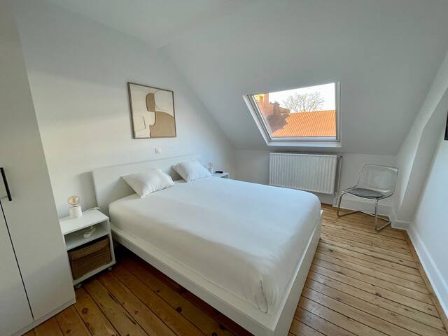 #8 Modern house in a chic area gallery image 5