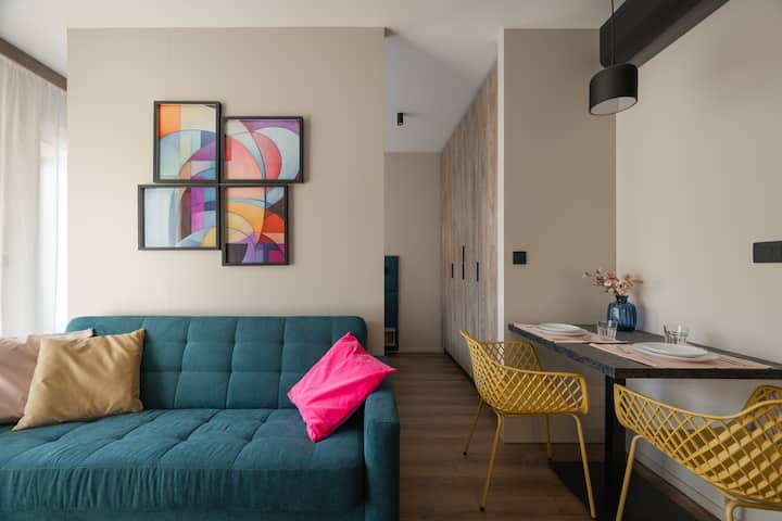 Family Friendly Unit W Ac & Private Balcony! - براغ