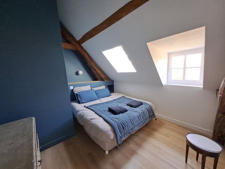 Спална соба 5 - 2 кат - брачен кревет (широк 150-179 см)