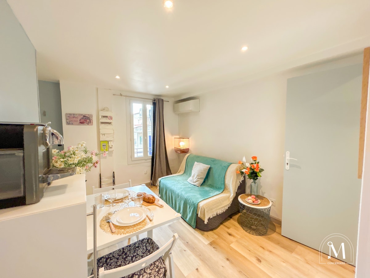 Obývačka – klimatizované štúdio v centre Sanary