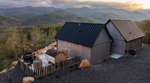 Luxury Cabin | Mountain Views | Hot Tub & Sauna