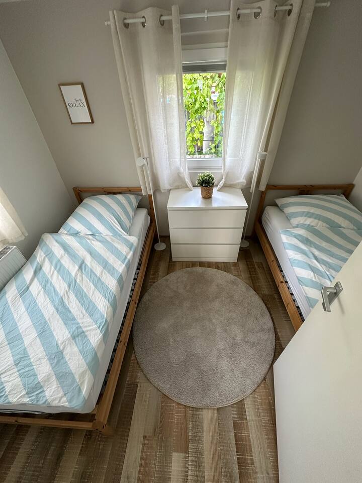 Schlafzimmer 2