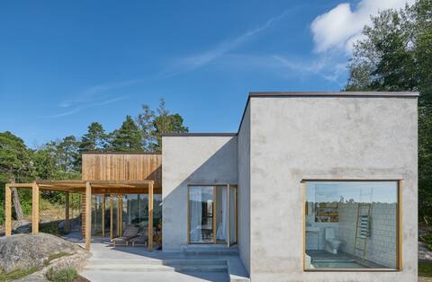 Spectacular architect-designed house by the sea