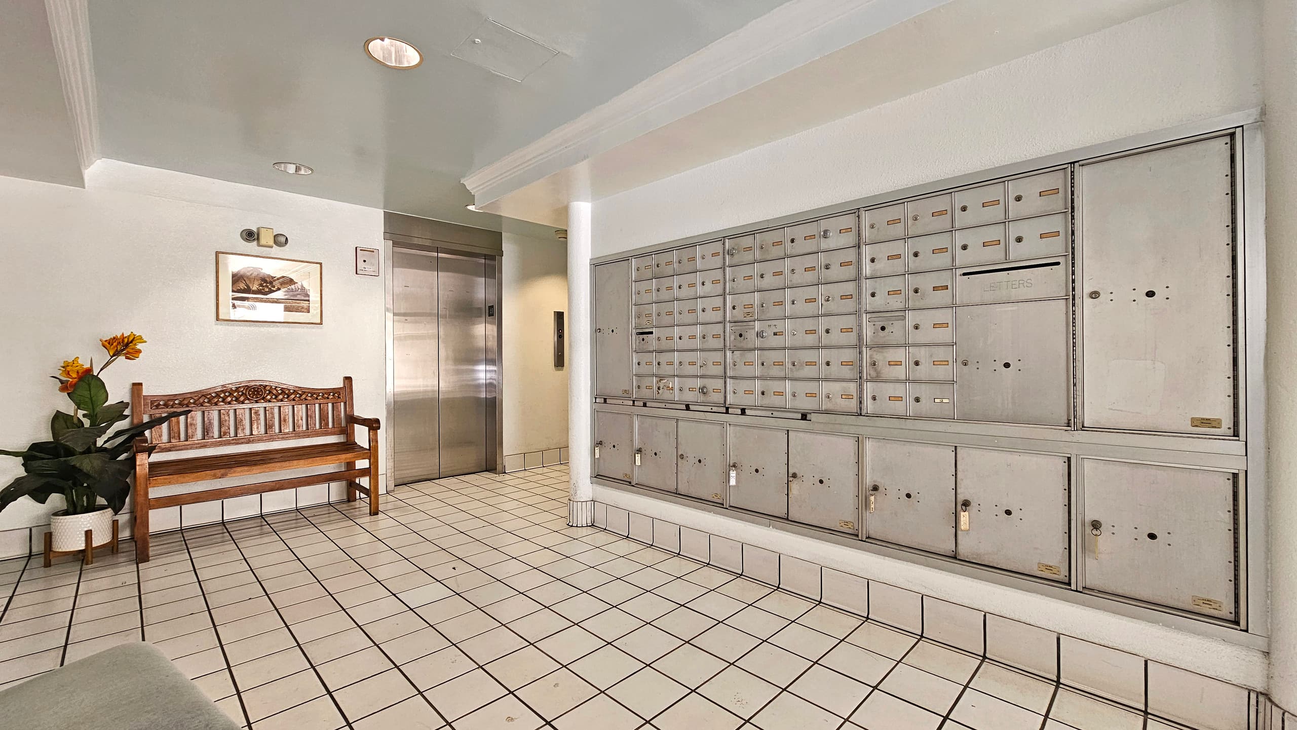Waikiki King Studio near Beach at The Seashore - Image 3