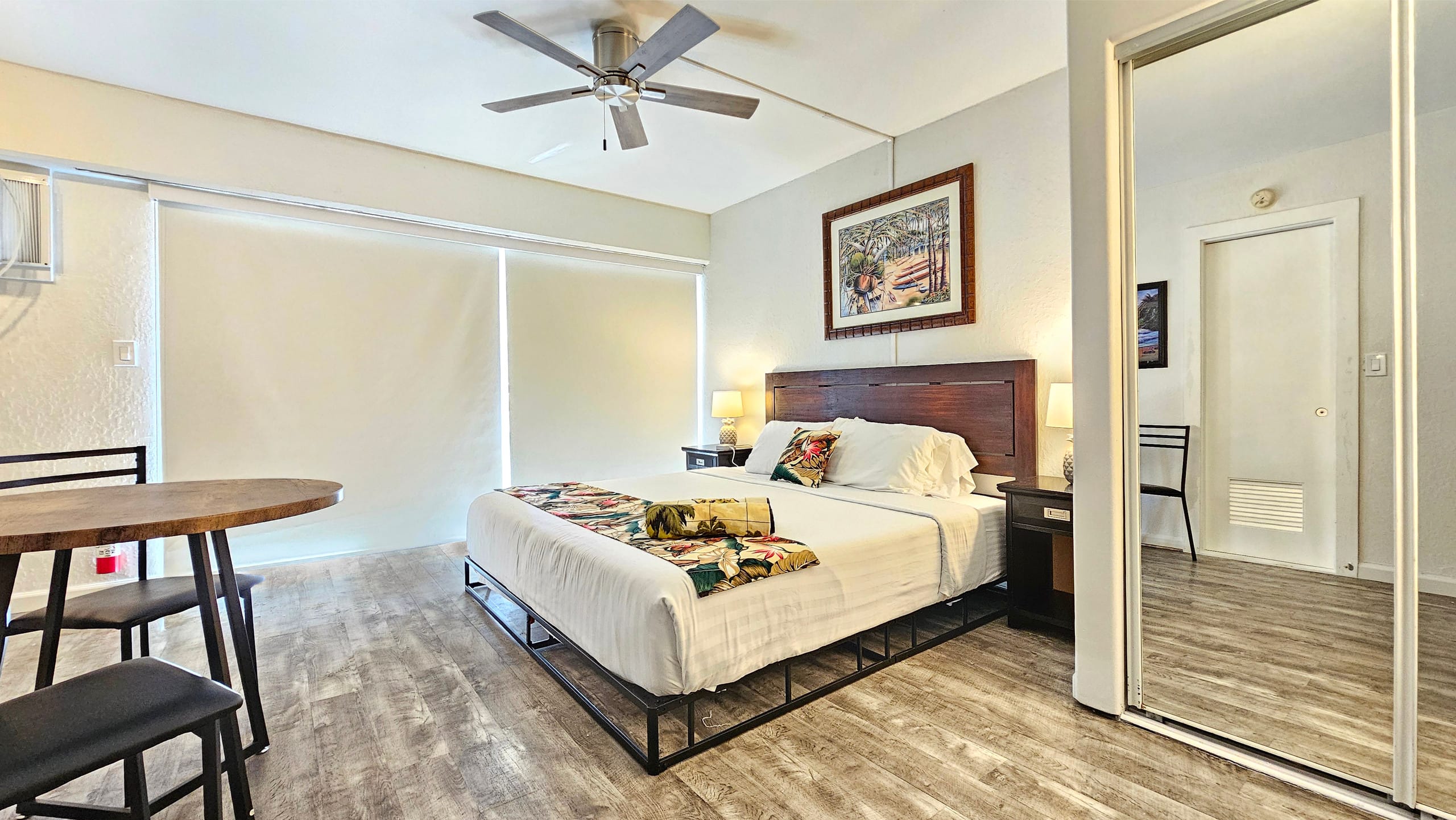 Waikiki King Studio near Beach at The Seashore - Image 20