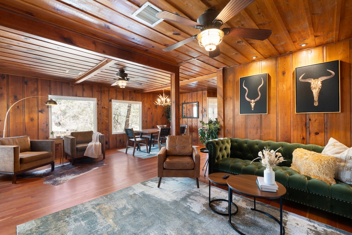 Popular Airbnb listing: Pines near Whiskey Row | King Beds | fenced yard in Prescott