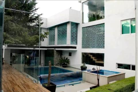House in Fracc., 5 min from Periferico, an Oasis.