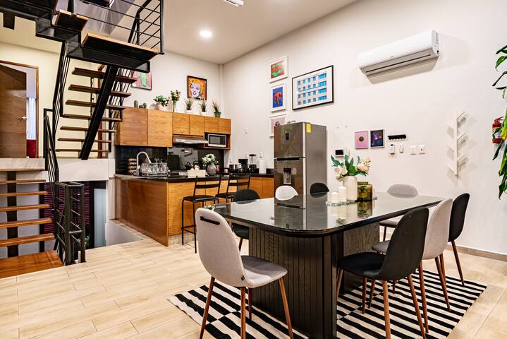 Spectacular Rooftop, Prime Location BBQ, AC & Gym gallery image 4