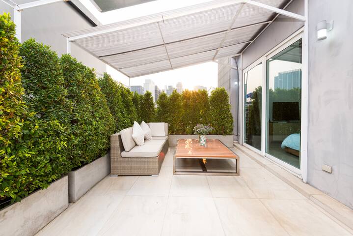 Modern Luxury 6BR Pool Villa w/ Lift & Gym gallery image 3