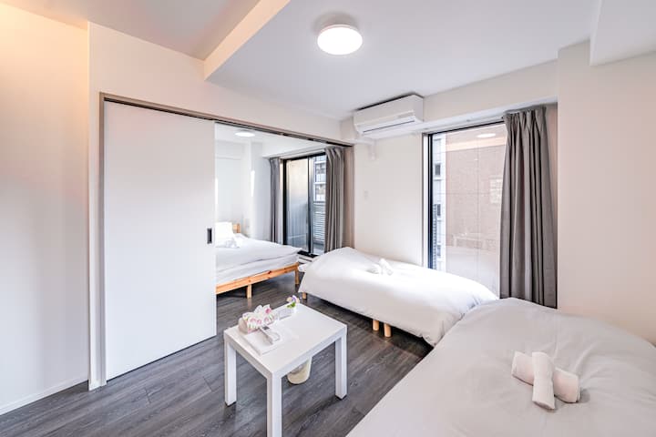 KOHH SIDE MOBB & FRIENDS 住まいは川沿 Namba River Side Garden Hotel 603 - Apartments for Rent in