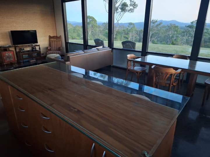 Hemp Home On The Hill - Moruya