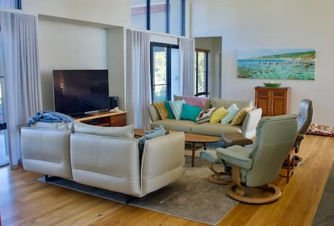 Successful Airbnb property: Wildrose, a retreat in Yallingup. in Yallingup